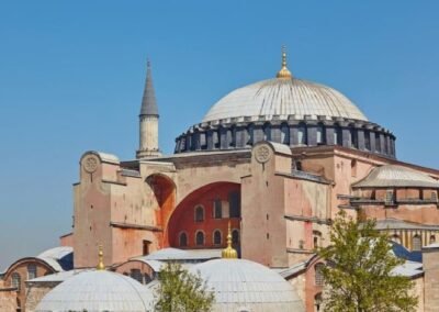 Luxury Accommodation Cure & Travel